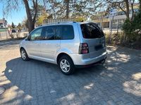 Gebraucht VW Touran 140 PS (102 kW) 2010 Silber Van / Kleinbus