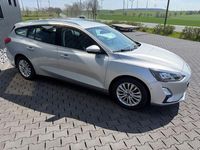 Gebraucht Ford Focus Titanium 125 PS (91 kW) 2021 Silber Limousine