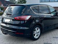 Gebraucht Ford S-MAX Titanium 150 PS (110 kW) 2017 Schwarz Van / Kleinbus