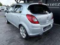 Używany Opel Corsa 87 KM (63 kW) 2012 Srebrny Hatchback