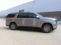 Neu Chevrolet Suburban 426 PS (313 kW) 2025 Schwarz SUV