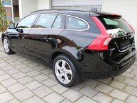 Gebraucht Volvo V60 Momentum 114 PS (83 kW) 2011 Schwarz Kombi