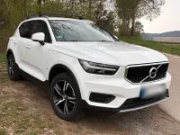 Gebraucht Volvo XC40 Momentum 129 PS (94 kW) 2022 Weiß SUV