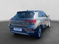 Second-hand VW T-Roc Style 110 CP (80 kW) 2023 Gri SUV