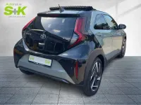 Neu Toyota Aygo X Lounge 117 PS (86 kW) 2026 Urban khaki / night sky black SUV