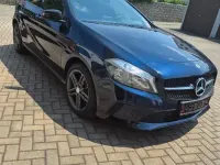 Gebraucht Mercedes A180 116 PS (85 kW) 2018 Blau Limousine