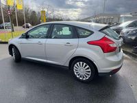 Gebraucht Ford Focus Trend 125 PS (91 kW) 2013 Polarsilber metallic Kleinwagen