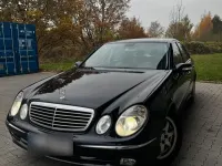 Gebraucht Mercedes E220 150 PS (110 kW) 2003 Blau Limousine