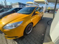 Gebraucht Ford Focus Sport 250 PS (183 kW) 2013 Gelb Limousine