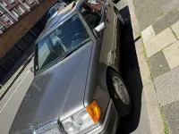 Gebraucht Mercedes E230 132 PS (97 kW) 1990 Grau Limousine