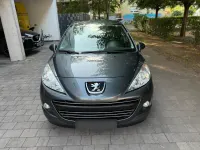 Gebraucht Peugeot 207 95 PS (69 kW) 2011 Grau Limousine