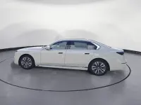 Gebraucht BMW i7 334 kW (455 PS) 2024 Alpinweiß uni Limousine