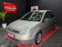 Gebraucht Ford Fiesta Ghia 69 PS (50 kW) 2003 Silber Kleinwagen