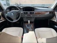 Second-hand BMW 318 143 CP (105 kW) 2009 Argintiu Berlinǎ