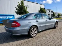 Gebraucht Mercedes E220 Avantgarde 150 PS (110 kW) 2002 Blau Limousine