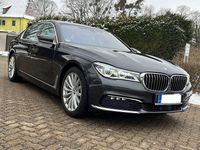 Gebraucht BMW 730 265 PS (194 kW) 2016 Grau Limousine