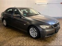 Gebraucht BMW 325 218 PS (160 kW) 2008 Grau Limousine