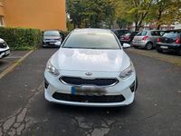 Gebraucht Kia Ceed 135 PS (99 kW) 2019 Weiß Kleinwagen