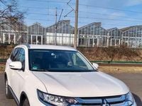 Używany Mitsubishi Outlander Edition 150 KM (110 kW) 2017 Biały SUV