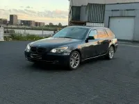 Gebraucht BMW 530 235 PS (172 kW) 2007 Blau Kombi