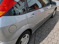 Gebraucht Ford Focus 100 PS (73 kW) 2002 Silber Kleinwagen
