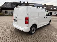 Gebraucht Peugeot Expert Avantage 122 PS (89 kW) 2017 Weiß Van