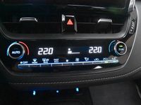 Gebraucht Toyota Corolla Hybrid Team 122 PS (89 kW) 2022 Weiß Limousine