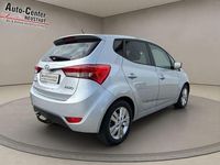 Gebraucht Hyundai ix20 Comfort 125 PS (91 kW) 2011 Continental silver Kleinwagen