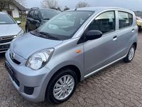 Gebraucht Daihatsu Cuore 69 PS (50 kW) 2012 Silberperleffekt Kleinwagen