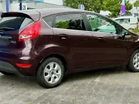Gebraucht Ford Fiesta 95 PS (69 kW) 2011 Braun Kleinwagen