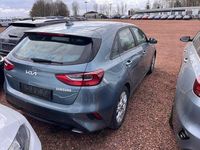 Gebraucht Kia Ceed Play 120 PS (88 kW) 2023 Yucca steel Kleinwagen