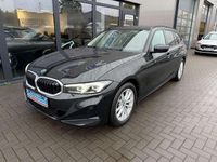 Gebraucht BMW 320 190 PS (139 kW) 2022 Black sapphire metallic Kombi