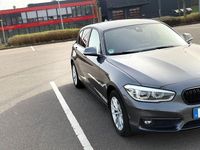 Gebraucht BMW 120 Advantage 184 PS (135 kW) 2018 Grau Kleinwagen