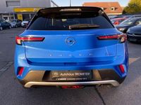 Gebraucht Opel Mokka Elegance 101 PS (74 kW) 2022 Perl blau/voltaik blau (metallic) SUV