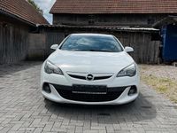 Używany Opel Astra GTC 195 KM (143 kW) 2014 Biały Sedan/Limuzyna