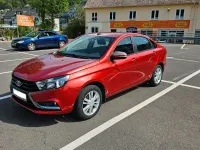 Gebraucht Lada Vesta 106 PS (77 kW) 2015 Rot Limousine