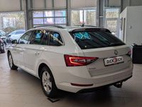 Gebraucht Skoda Superb Ambition 150 PS (110 kW) 2016 Weiß Kombi