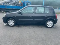 Używany Renault Clio II 75 KM (55 kW) 2004 Czarny Hatchback
