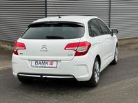 Gebraucht Citroën C4 SELECTION 114 PS (83 kW) 2014 Weiß Limousine