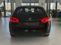 Gebraucht Peugeot 308 96 PS (70 kW) 2019 Schwarz Limousine