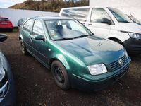 Usata VW Bora 90 CV (66 kW) 2000 Verde Berlina