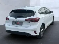 Gebraucht Ford Focus Titanium 125 PS (91 kW) 2023 Weiß Limousine