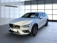 Gebraucht Volvo V60 CC Plus 197 PS (144 kW) 2024 Weiß Kombi