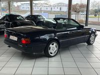 Gebraucht Mercedes E320 Sportline 220 PS (161 kW) 1993 Blau Cabrio