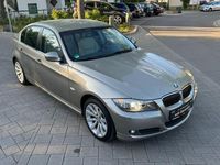 Gebraucht BMW 325 Advantage 204 PS (150 kW) 2011 Grau Limousine