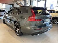Neu Volvo V60 Plus 350 PS (257 kW) 2026 Grün (forest lake) Kombi