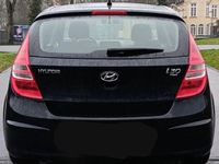 Gebraucht Hyundai i30 109 PS (80 kW) 2010 Schwarz Limousine
