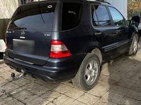 Gebraucht Mercedes ML270 163 PS (119 kW) 2001 Blau SUV