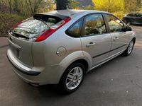 Second-hand Ford Focus 101 CP (74 kW) 2007 Argintiu Berlinǎ