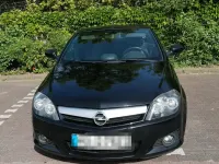 Używany Opel Tigra 125 KM (91 kW) 2005 Czarny Kabriolet